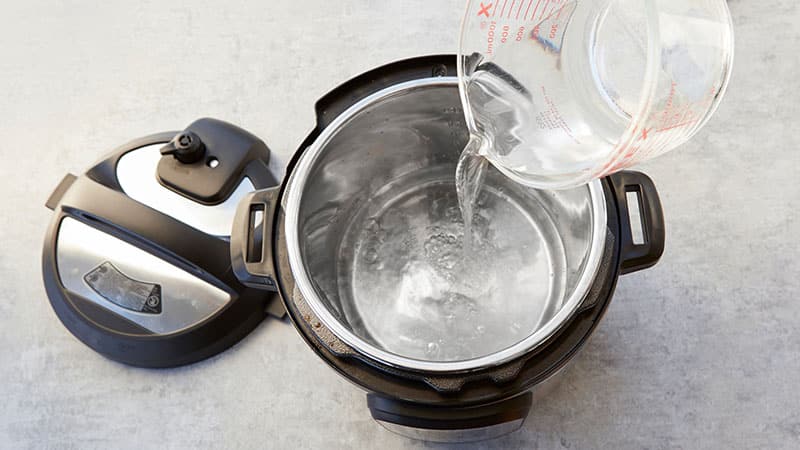 Pour water in the pot